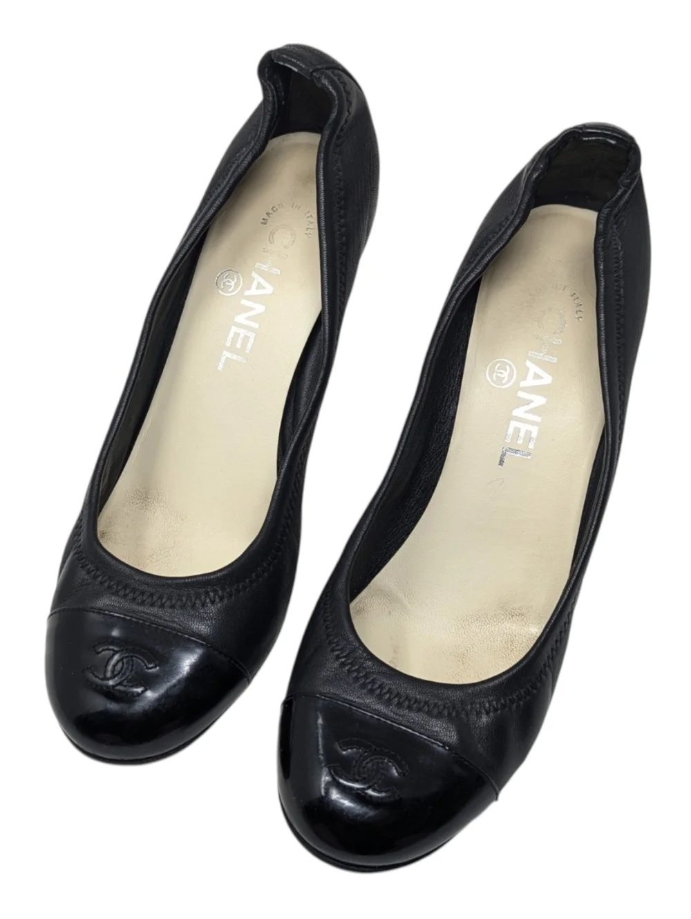 CHANEL elegant black